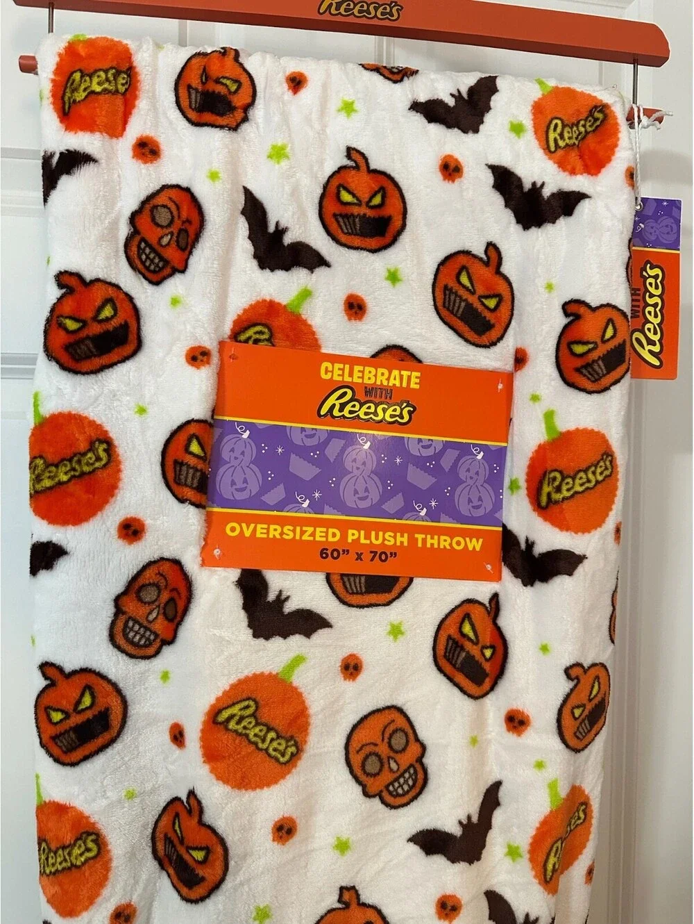 Reese's Halloween Oversized Plush Throw Blanket 60